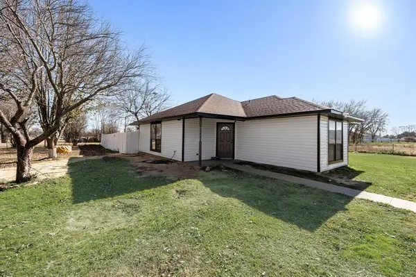 19491 E Market, Mabank, TX 75147