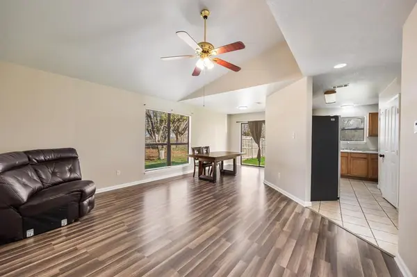 19491 E Market, Mabank, TX 75147