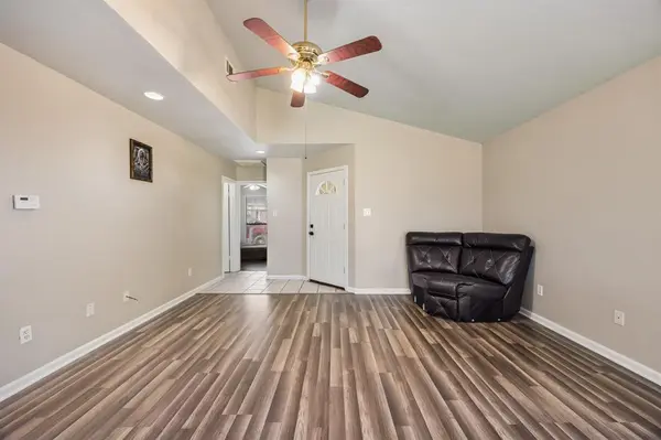 19491 E Market, Mabank, TX 75147