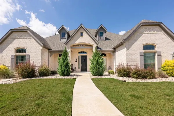 168 Falcon Point Drive, Heath, TX 75032