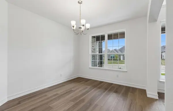 717 Brozgold Avenue, Midlothian, TX 76065