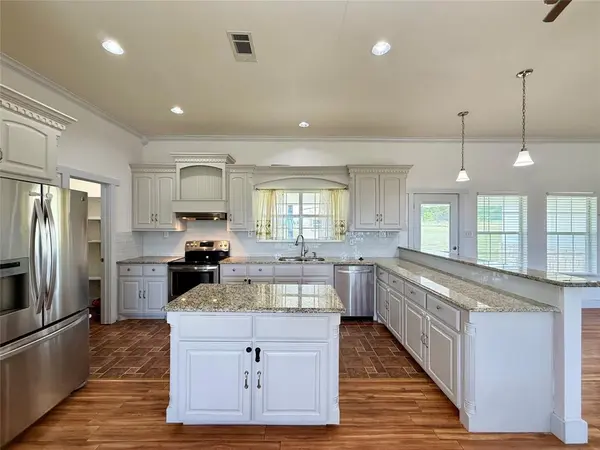 487 County Road 2622, Decatur, TX 76234