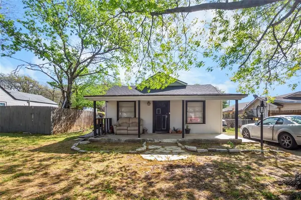 2912 Pueblo Trail, Lake Worth, TX 76135