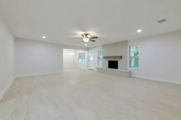 2717 Meadow Green, Bedford, TX 76021