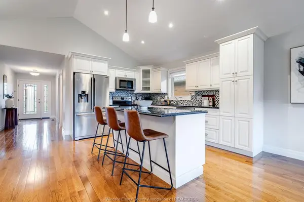 1181 Hayes, Lasalle, ON N9H 0G5