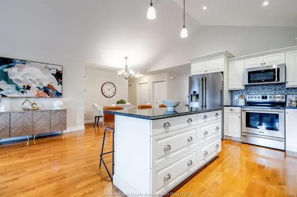 1181 Hayes, Lasalle, ON N9H 0G5