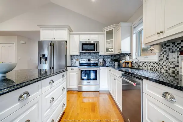 1181 Hayes, Lasalle, ON N9H 0G5