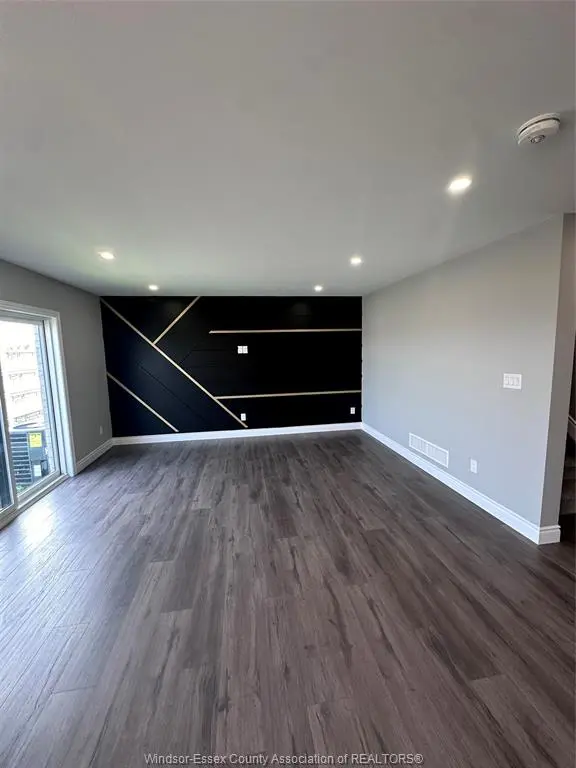 8 BETTY Court, Chatham, ON N7M 0T9