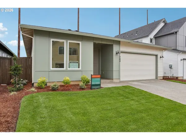 704 Magnolia AVE #43, Woodburn, OR 97071