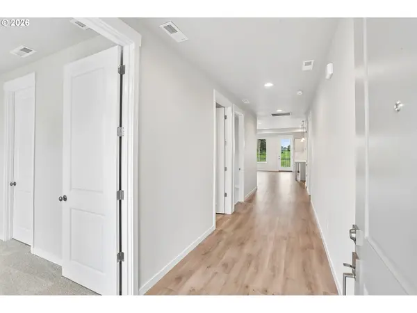 704 Magnolia AVE #43, Woodburn, OR 97071