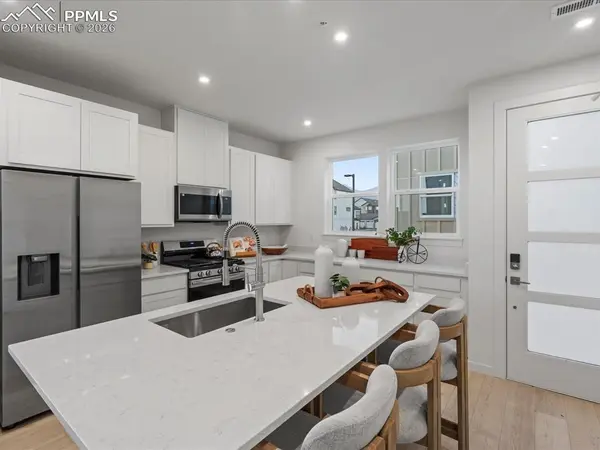 3352 Drumlin GRV, Colorado Springs, CO 80907