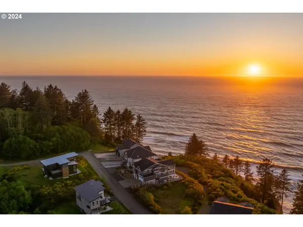 54150 S BEACH RD, Neskowin, OR 97149