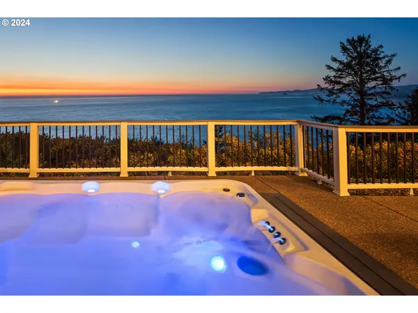 54150 S BEACH RD, Neskowin, OR 97149