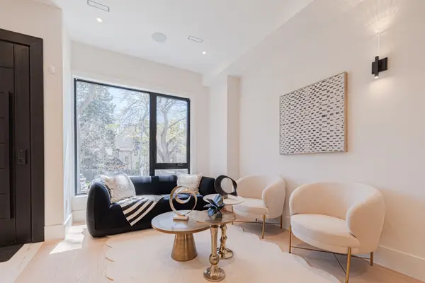 44A Alcina AVE, Toronto C02, ON M6G 2E8