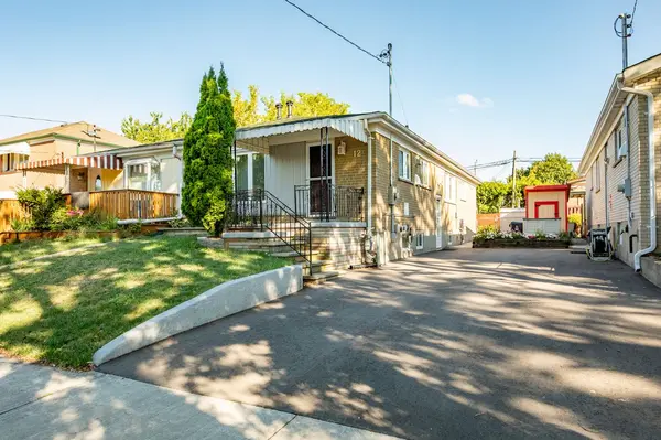 12 Trinnell BLVD, Toronto E04, ON M1L 1S7