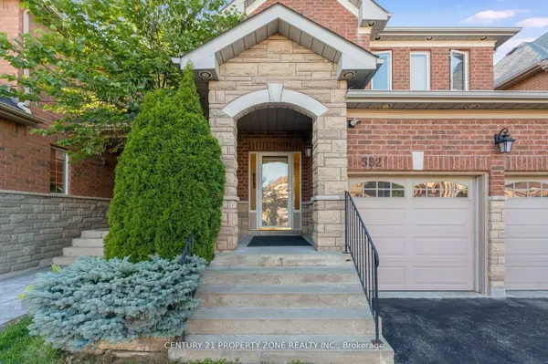 582 Plantation Gate, Newmarket, ON L3X 2C2
