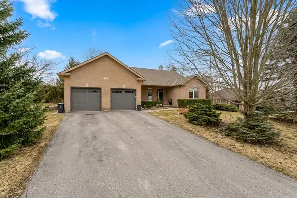3 Forest Hill DR, Springwater, ON L9X 0J4