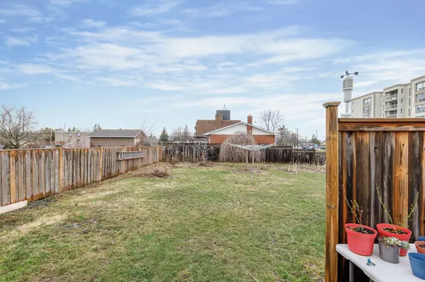 594 Oak ST, Collingwood, ON L9Y 2Z1