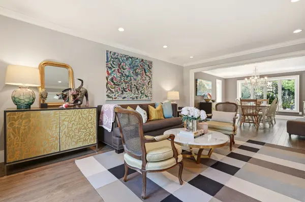 356 Shoreacres RD, Burlington, ON L7L 2H5