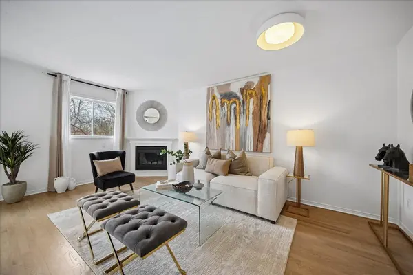 1385 Lakeshore RD W #Unit 7, Mississauga, ON L5J 4T6