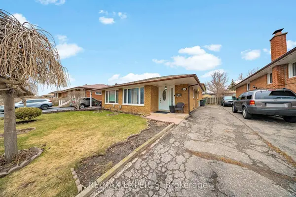 1149 Shadeland DR, Mississauga, ON L5C 1P2