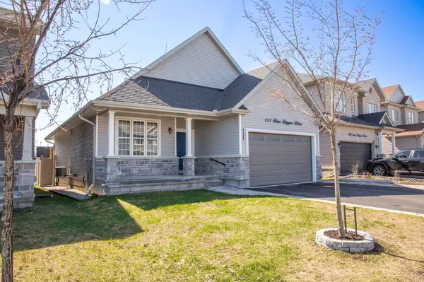 111 Dun Skipper DR, Blossom Park - Airport And Area, ON K1X 0G1