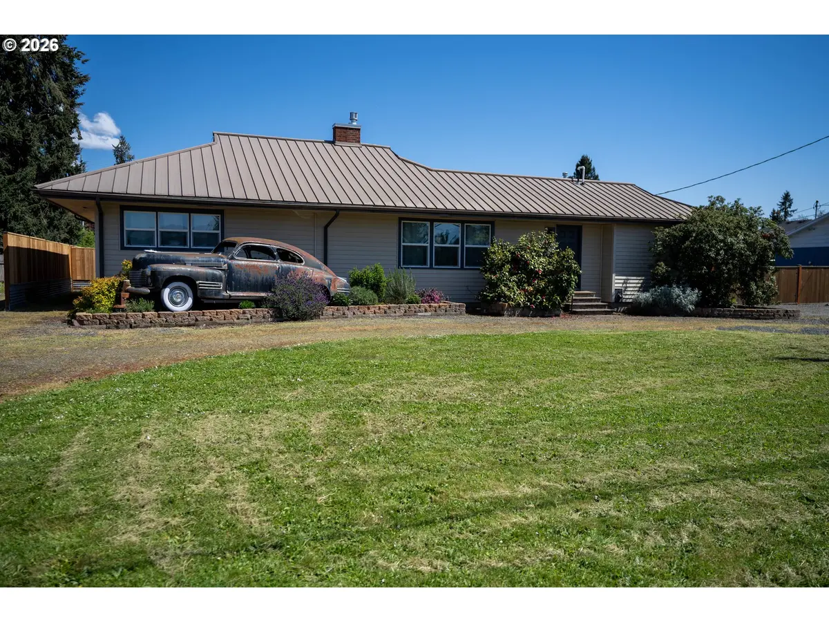 2897 Game Farm RD, Springfield, OR 97477
