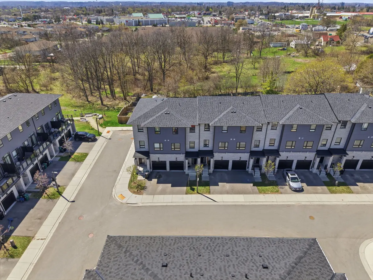 51 Sparrow AVE #15, Cambridge, ON N1T 0E5