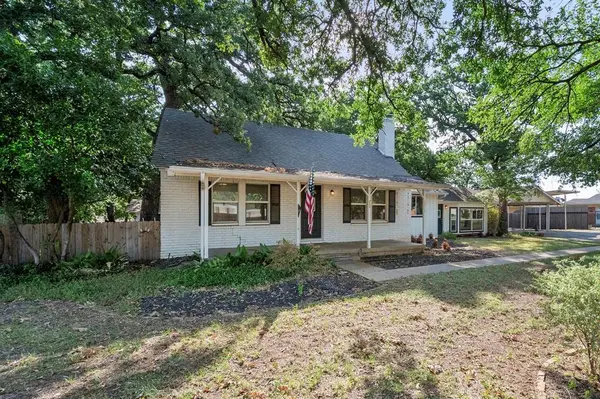 1512 Cardinal Road, Mansfield, TX 76063