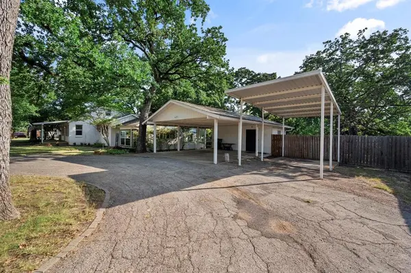 1512 Cardinal Road, Mansfield, TX 76063