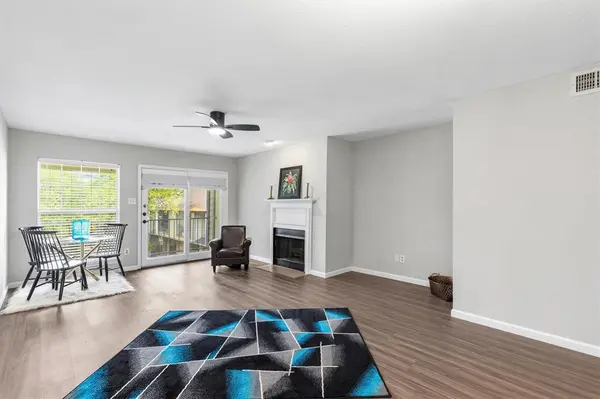 2535 Wedglea Drive #224, Dallas, TX 75211