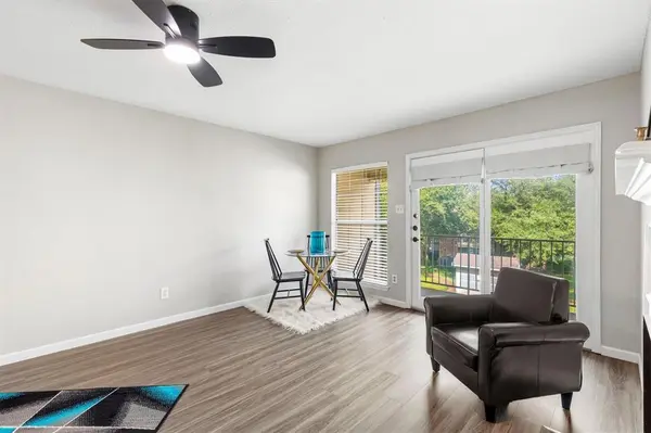 2535 Wedglea Drive #224, Dallas, TX 75211