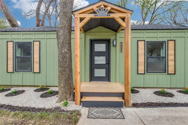 4221 Donnelly Avenue, Fort Worth, TX 76107