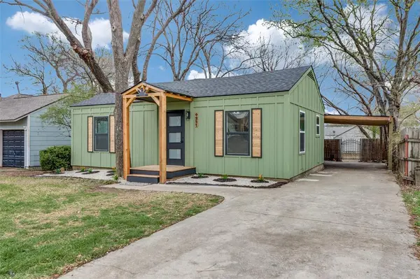 4221 Donnelly Avenue, Fort Worth, TX 76107