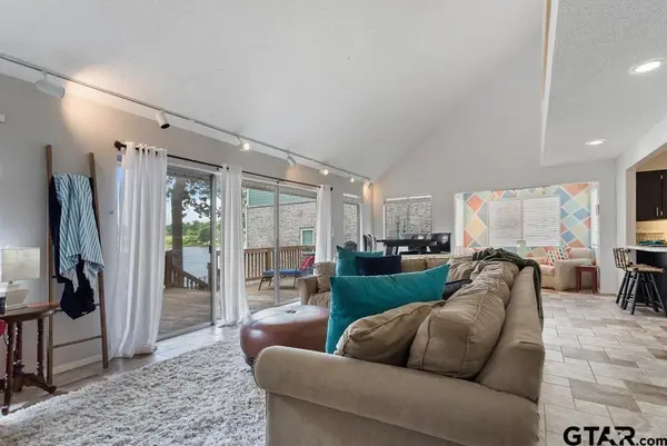 516 Hideaway Lane E, Hideaway, TX 75771