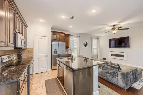 5035 Venecia Way, Grand Prairie, TX 75052