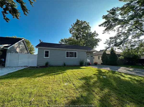 2970 CLEMENCEAU, Windsor, ON N8T 2R1