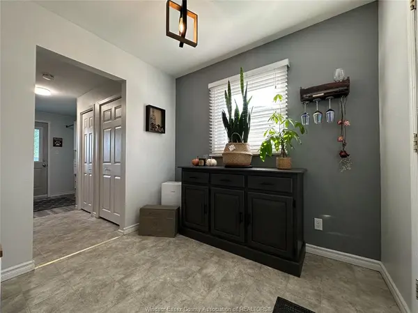 2970 CLEMENCEAU, Windsor, ON N8T 2R1