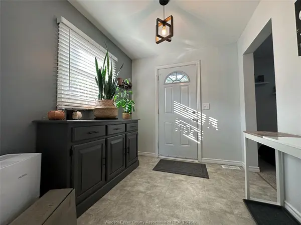 2970 CLEMENCEAU, Windsor, ON N8T 2R1