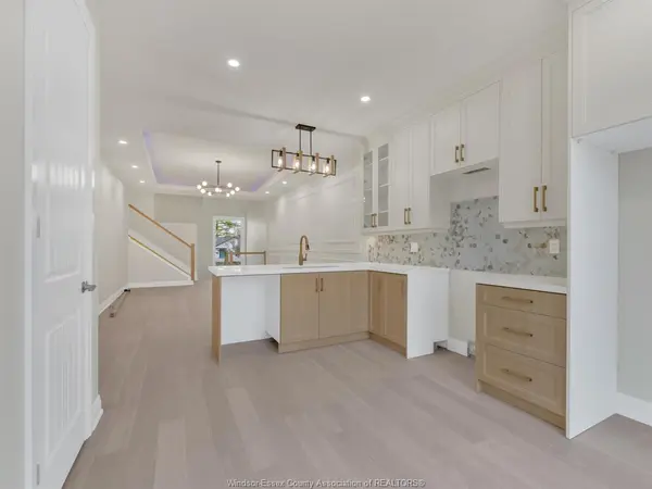 125 Laurier Drive, Lasalle, ON N9J 1L4