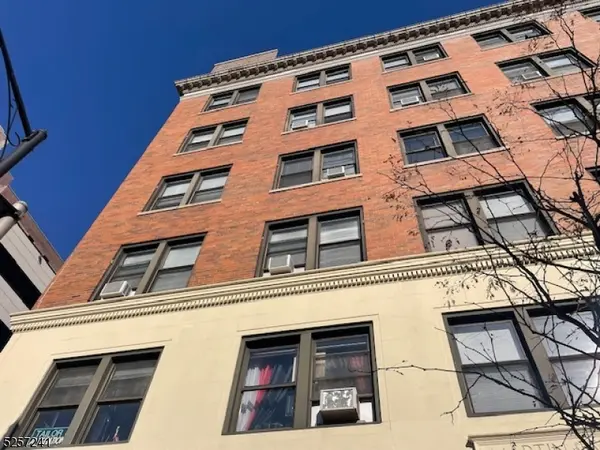 1137 E Jersey St, Elizabeth City, NJ 07201