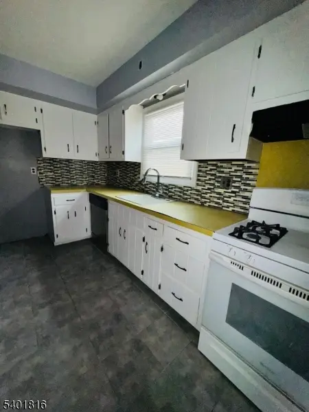 32 Union Pl, Irvington Twp., NJ 07111