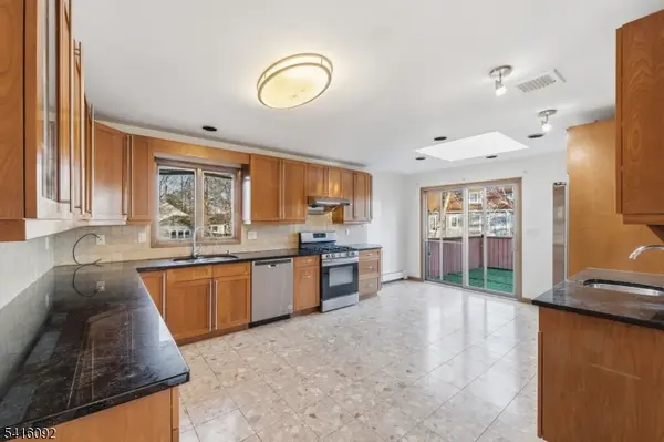 325 High St, Closter Boro, NJ 07624