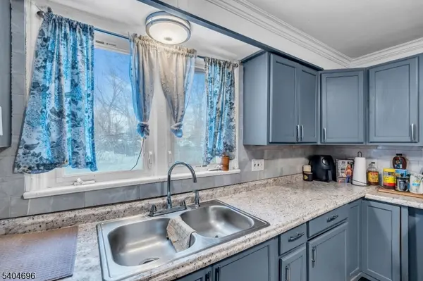 821 Front St, Dunellen Boro, NJ 08812