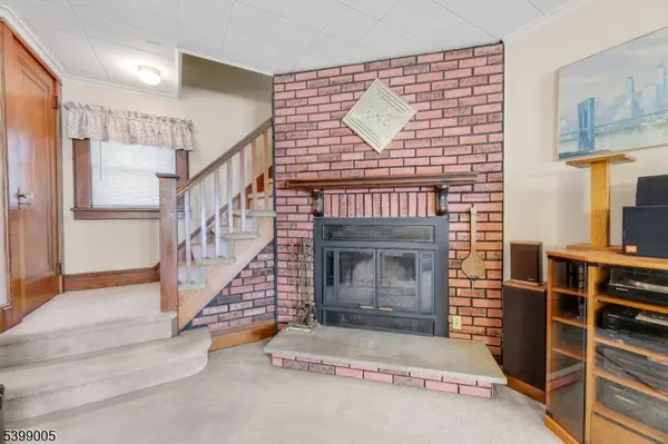 80 Garfield Pl, Totowa Boro, NJ 07512