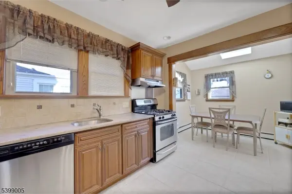 80 Garfield Pl, Totowa Boro, NJ 07512