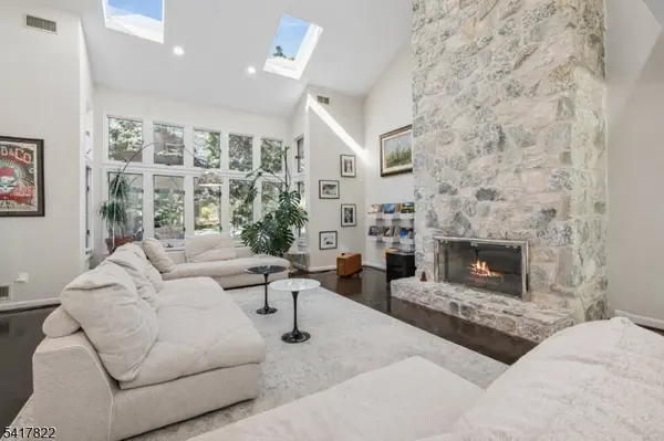 5 MEADOW DRIVE, Warren Twp., NJ 07059