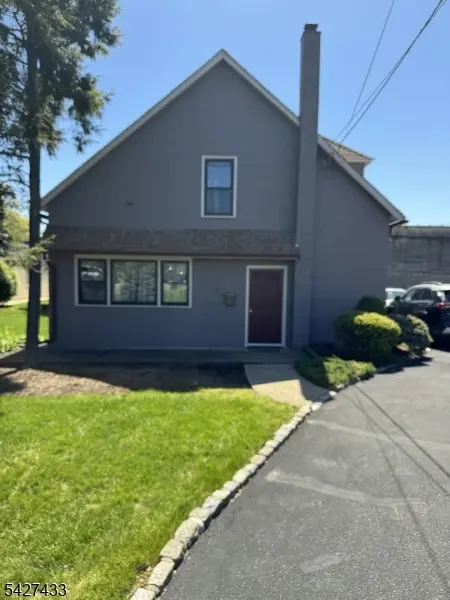 4 Fairfield Ave, West Caldwell Twp., NJ 07006