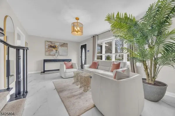 105 Morril Dr, South Plainfield Boro, NJ 07080