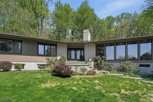 38 Farview Rd, Millburn Twp., NJ 07041